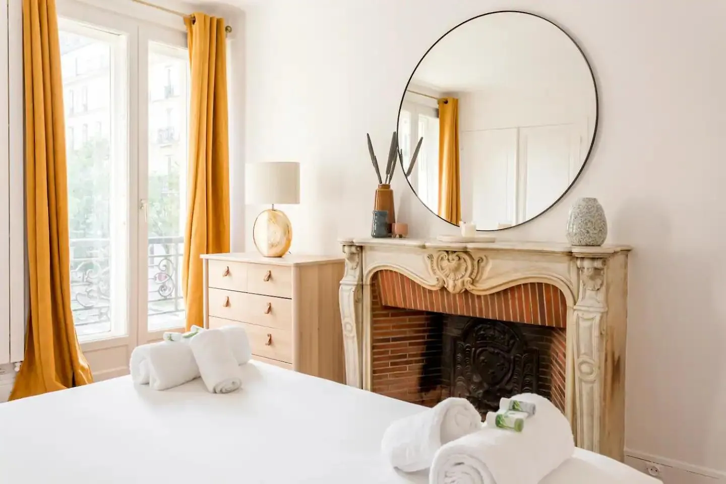8P - 3Br Le Marais Spacious - Central - Historic Apt Apartment Paris